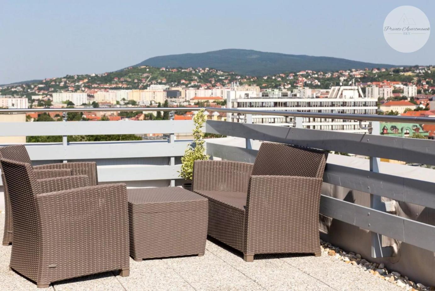 Sky Panorama Apartman เปตช์ ภายนอก รูปภาพ