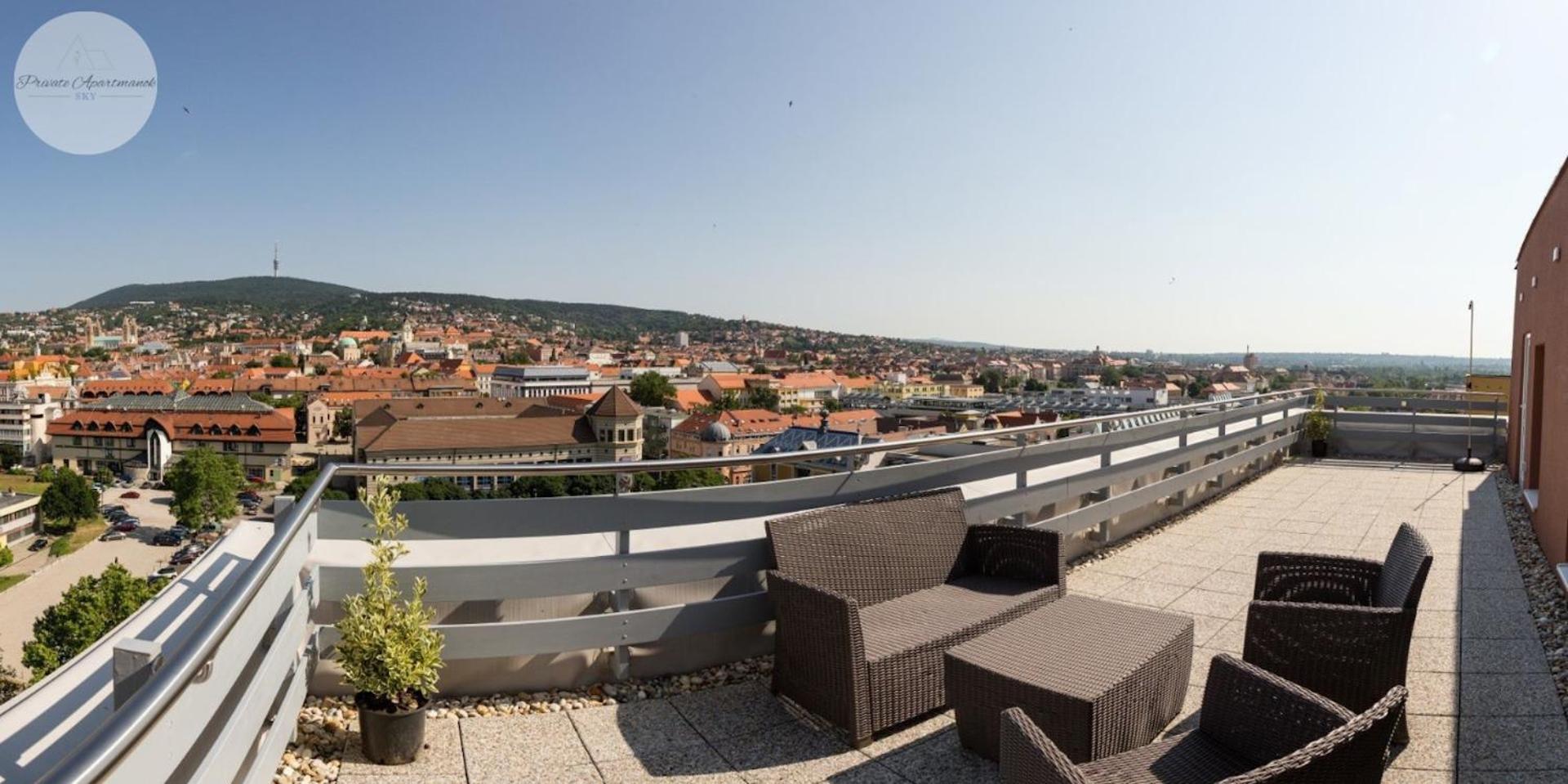 Sky Panorama Apartman เปตช์ ภายนอก รูปภาพ